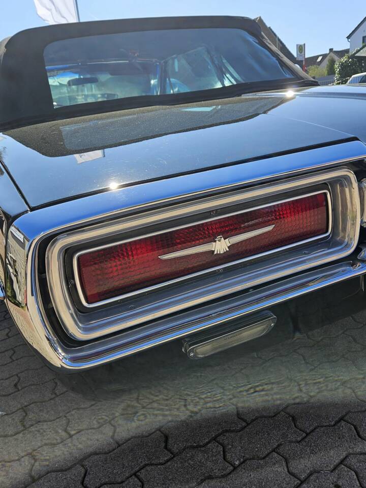 Image 24/24 of Ford Thunderbird (1964)
