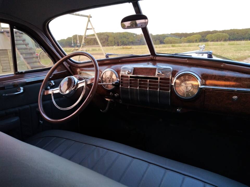 Image 18/50 of Cadillac 61 Sedan (1941)