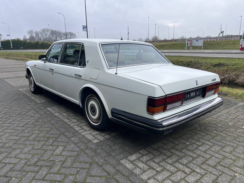 Image 7/8 of Rolls-Royce Silver Spur (1986)