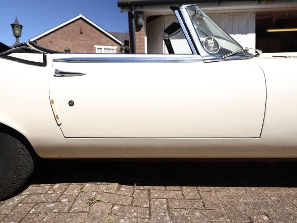 Image 34/50 de Jaguar Type E V12 (1972)
