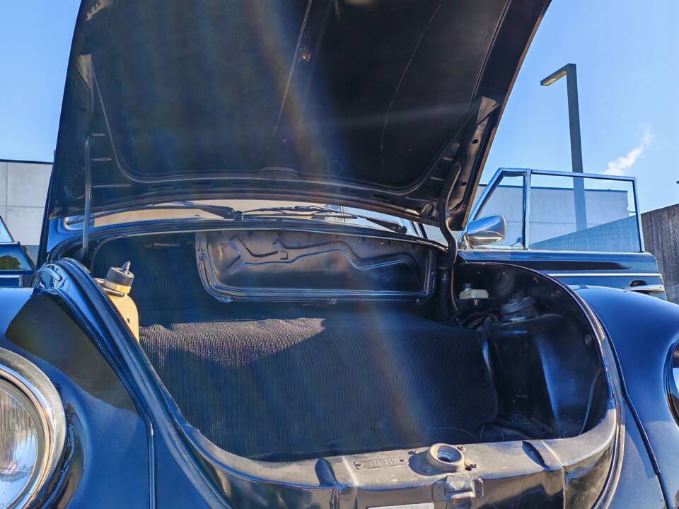 Bild 33/35 von Volkswagen Käfer 1303 LS (1975)