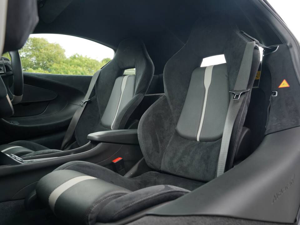 Afbeelding 16/50 van McLaren 570S (2016)