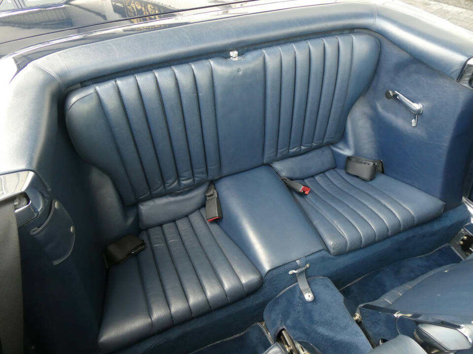 Image 16/26 of Mercedes-Benz 500 SL (1988)