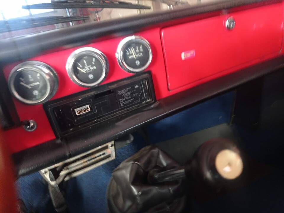 Image 12/47 of Alfa Romeo 1300 Spider Junior (1969)