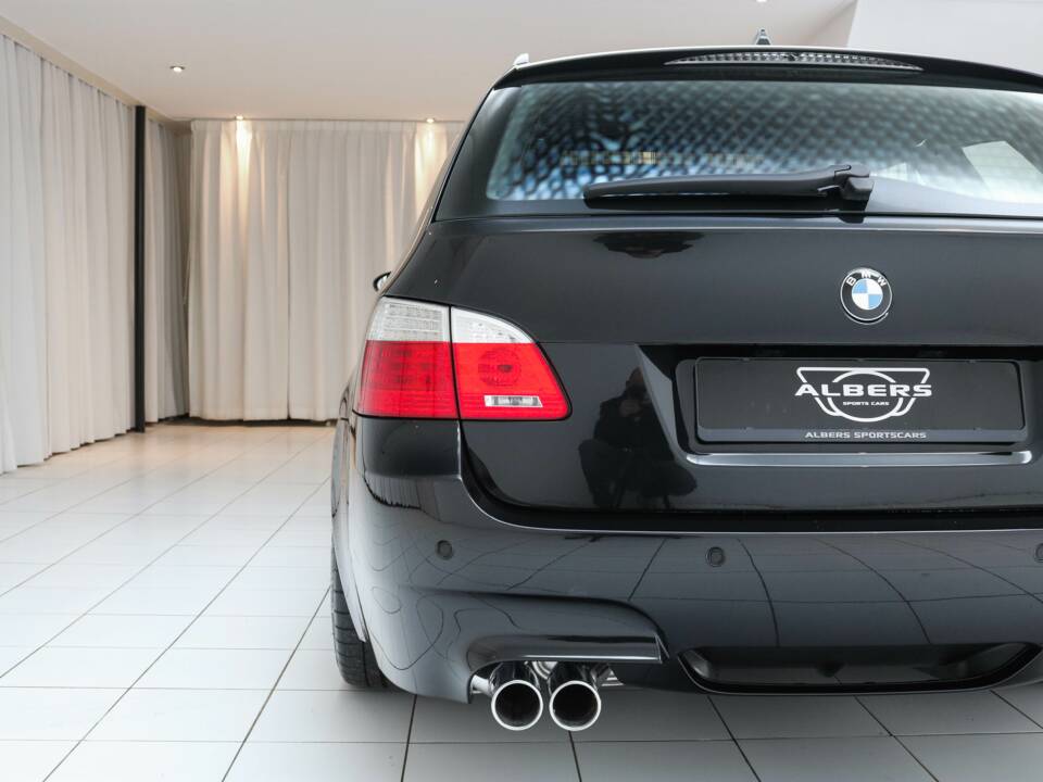 Bild 19/21 von BMW M5 Touring (2009)