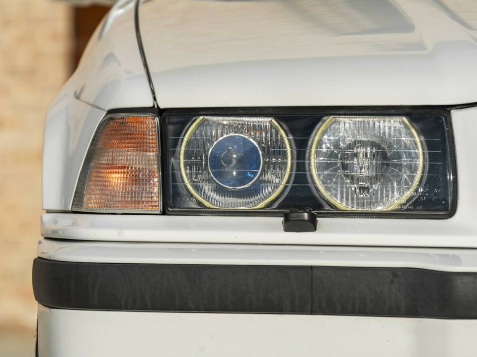 Bild 23/50 von BMW 318is "Class II" (1994)