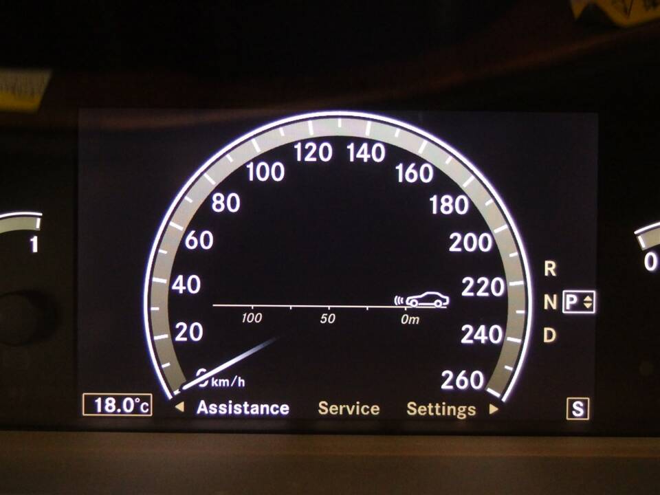 Image 63/100 of Mercedes-Benz S 500 L (2006)