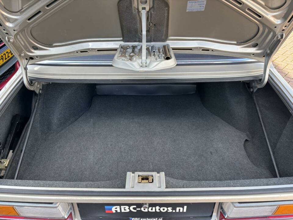 Bild 37/40 von BMW 524td (1985)