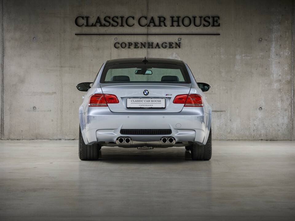 Image 8/100 of BMW M3 (2006)