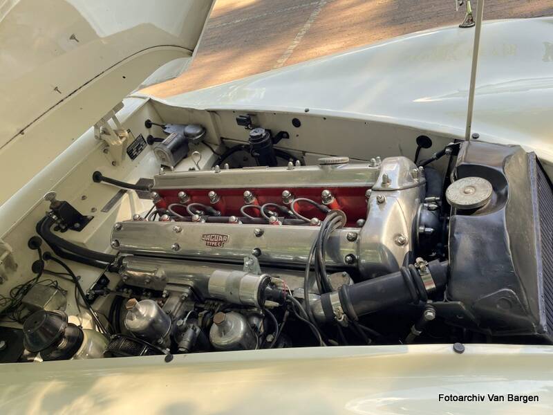 Image 11/32 of Jaguar XK 140 SE OTS (1954)