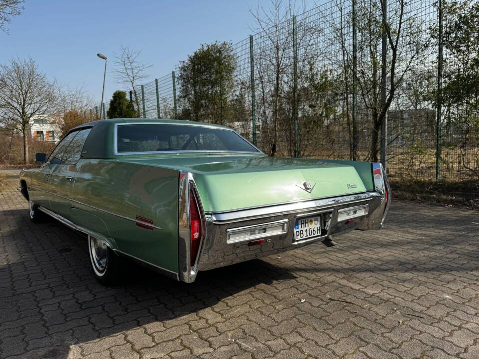 Image 4/18 of Cadillac Sedan DeVille (1971)
