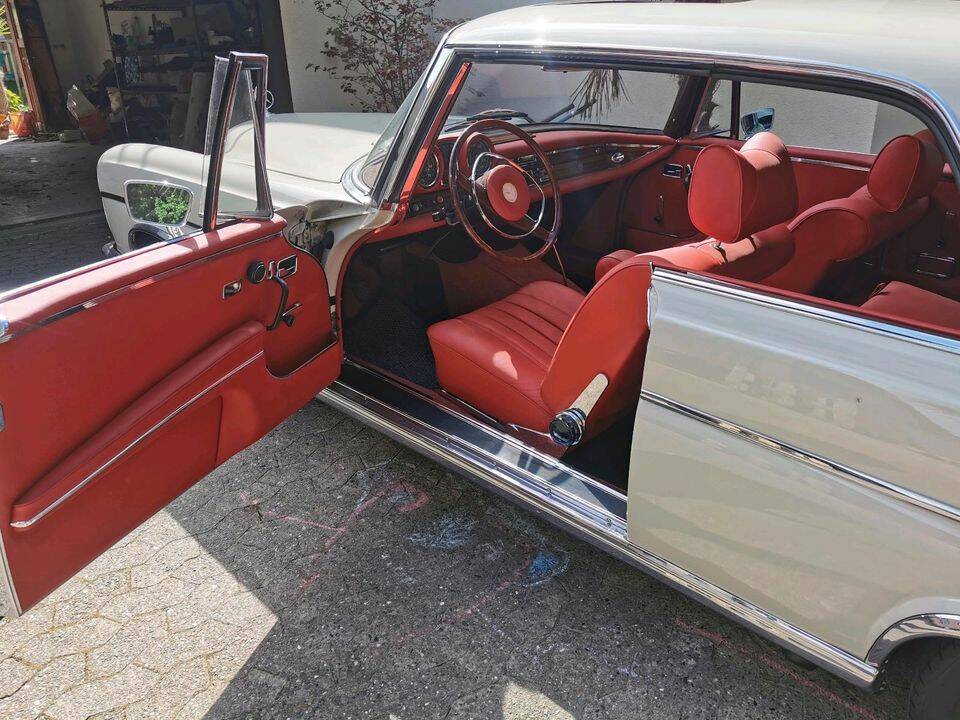 Bild 8/12 von Mercedes-Benz 250 SE (1967)