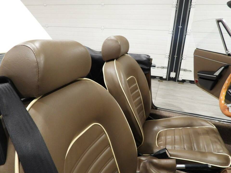 Bild 8/15 von Alfa Romeo 1.6 Spider (1983)