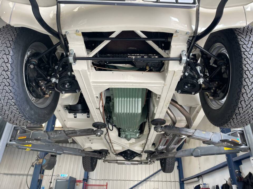 Immagine 22/25 di Austin-Healey 3000 Mk III (BJ8) (1964)