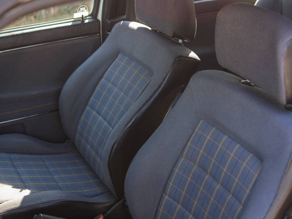 Bild 46/58 von Volkswagen Golf II GTi 1.8 (1988)