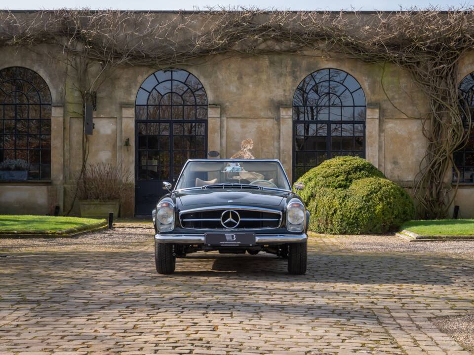 Image 23/30 de Mercedes-Benz 250 SL (1967)