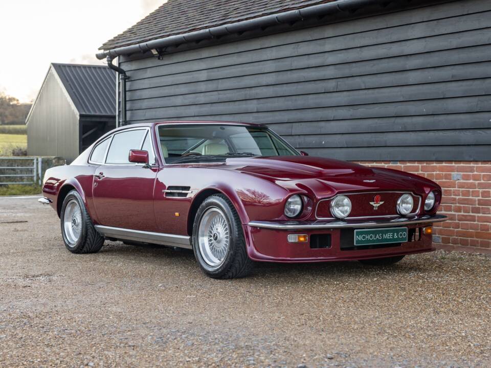 Afbeelding 16/62 van Aston Martin V8 Vantage X-Pack (1987)
