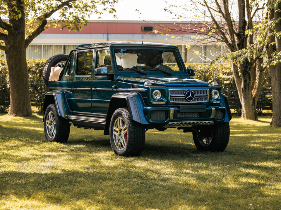 Immagine 6/99 di Mercedes-Benz Maybach G 650 Landaulet (2018)