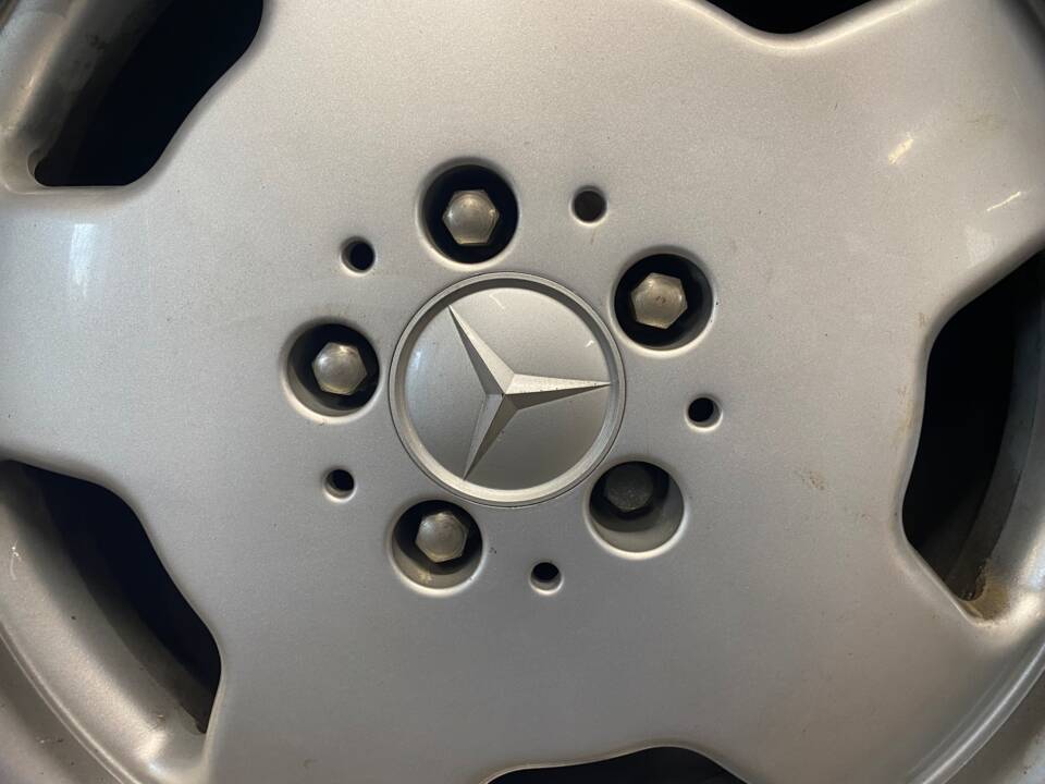 Bild 32/34 von Mercedes-Benz 600 SEL (1992)