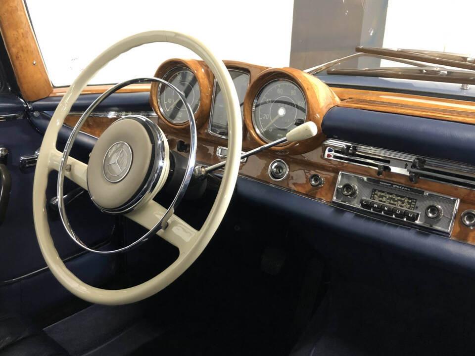 Immagine 22/36 di Mercedes-Benz 300 SE (1963)