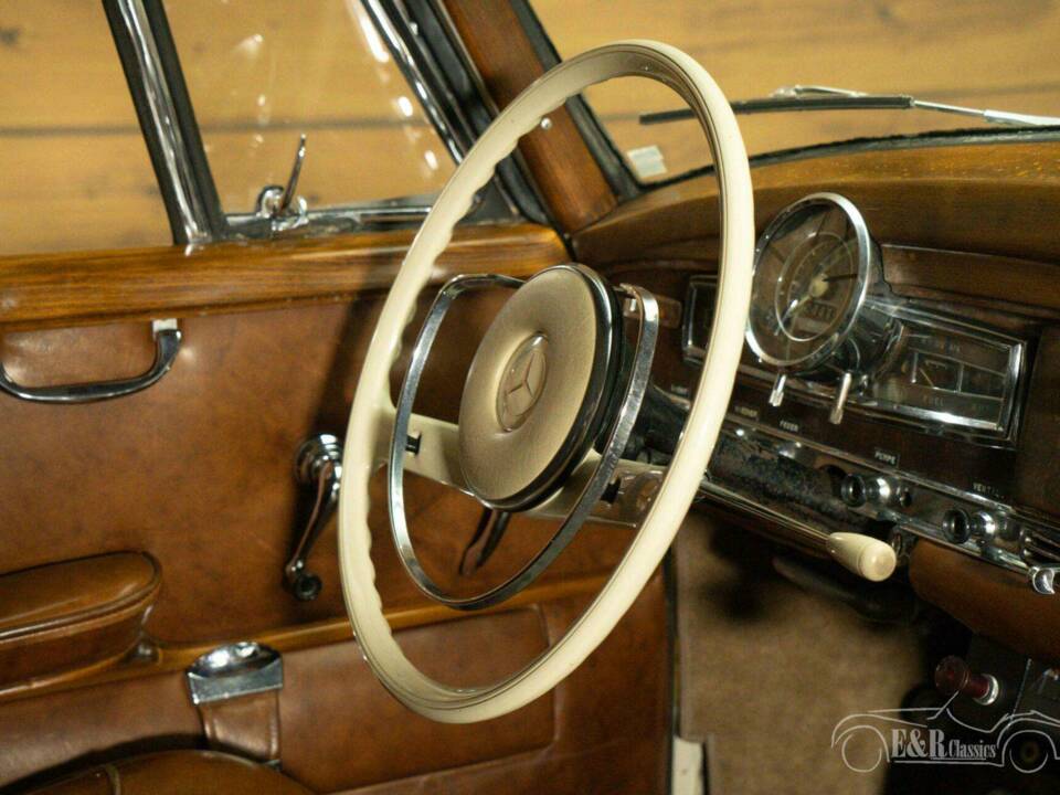 Bild 14/19 von Mercedes-Benz 300 d LWB (1961)