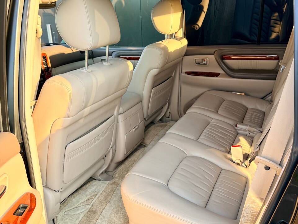 Image 13/32 of Lexus LX 470 (2003)