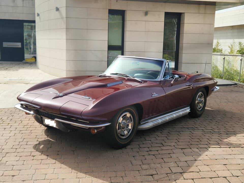 Image 4/8 of Chevrolet Corvette Sting Ray 427 Turbo Jet (1966)
