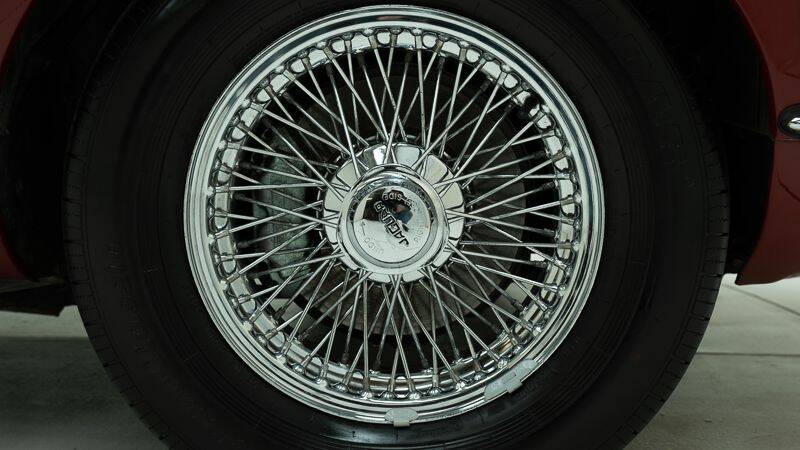 Image 11/15 of Jaguar Type E V12 (2+2) (1973)
