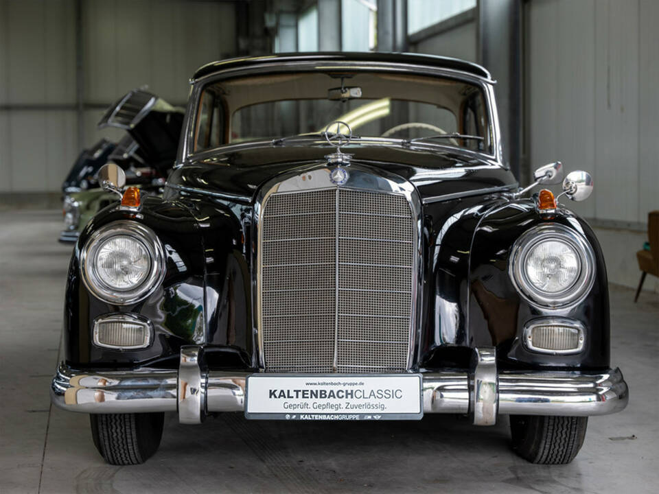 Image 3/54 de Mercedes-Benz 300 d (1958)