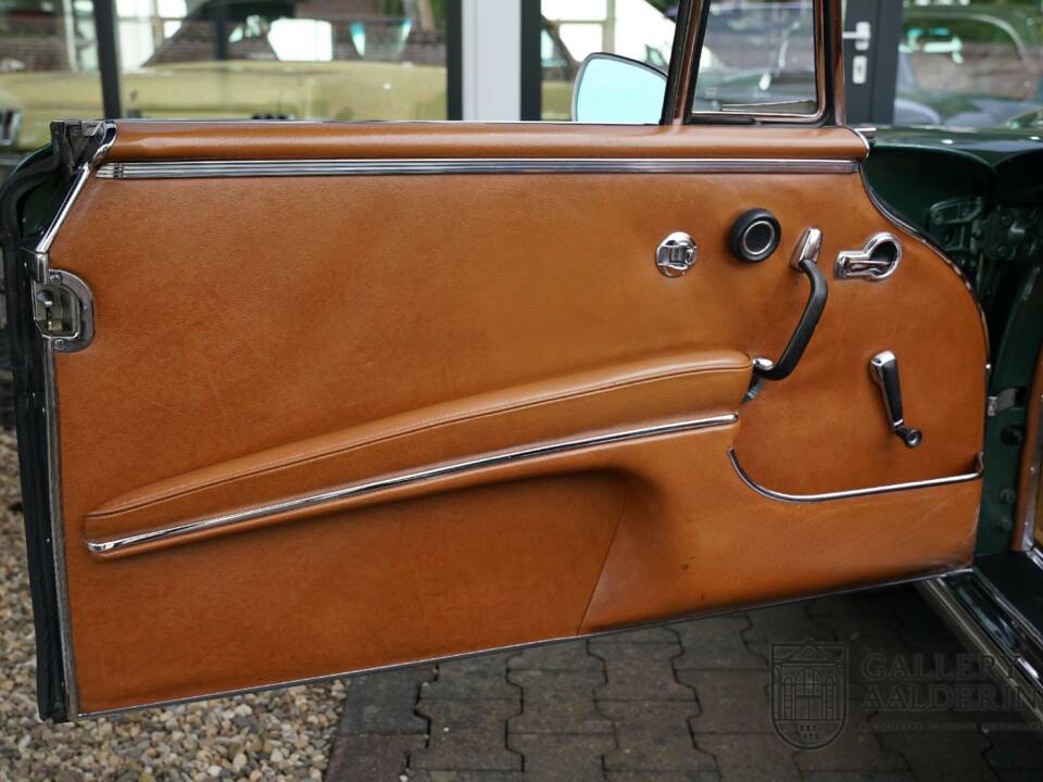 Afbeelding 30/50 van Mercedes-Benz 220 SE b (1964)