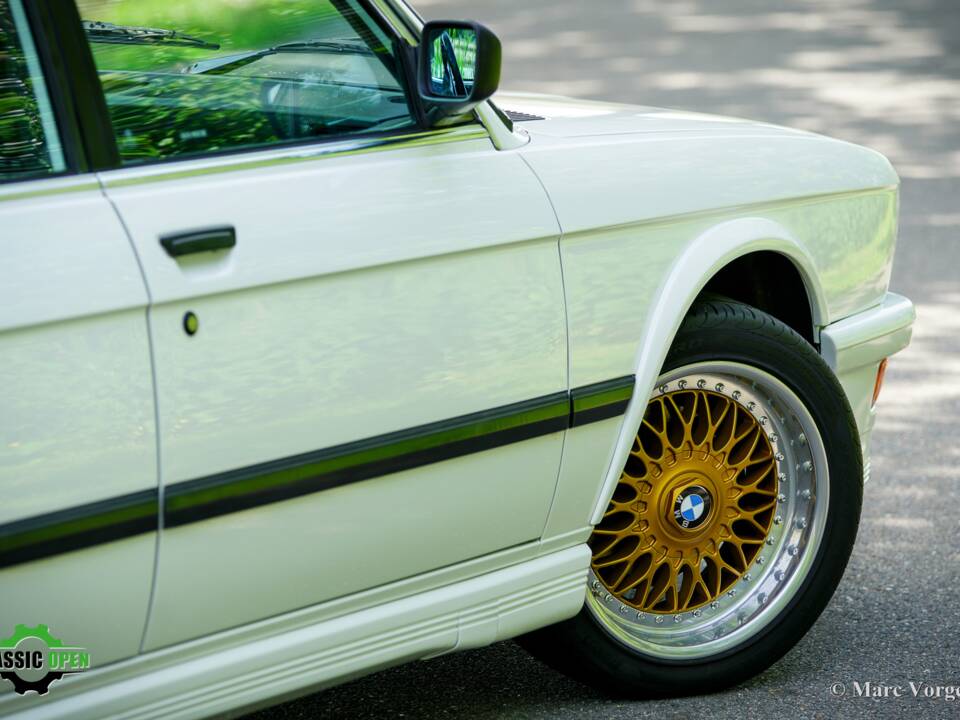 Image 44/51 of BMW M 535i (1985)