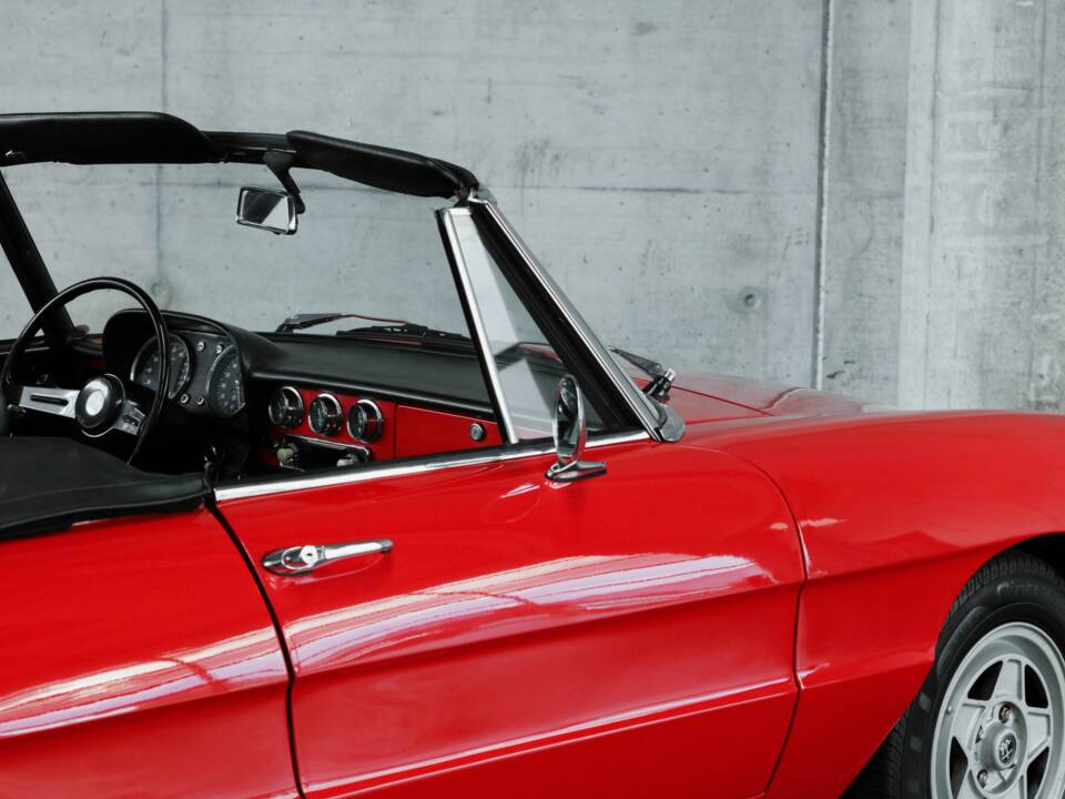 Immagine 45/47 di Alfa Romeo 1300 Spider Junior (1969)