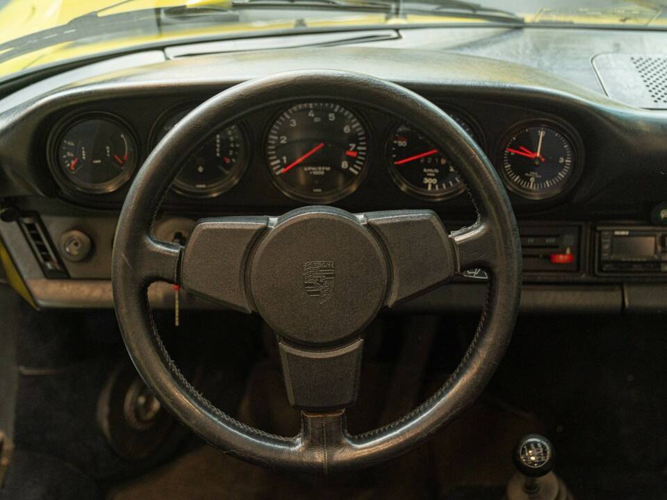 Image 44/50 of Porsche 911 Carrera 2.7 (1975)