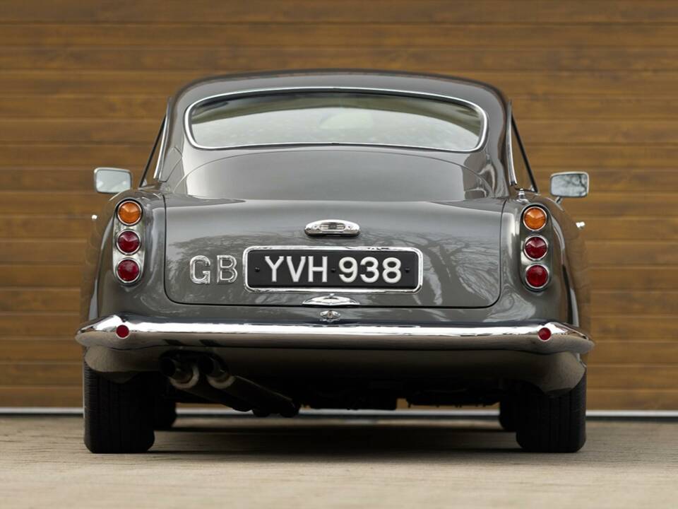 Image 22/50 of Aston Martin DB 4 (1962)