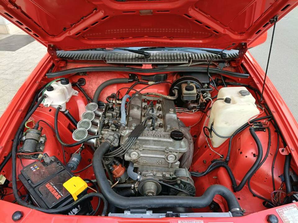 Image 20/42 of Alfa Romeo 75 1.8 (1991)