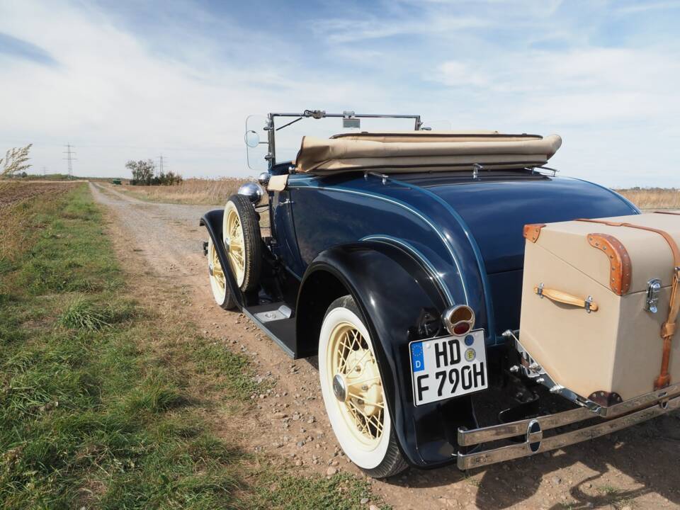 Image 41/60 of Ford Model A De Luxe (1931)