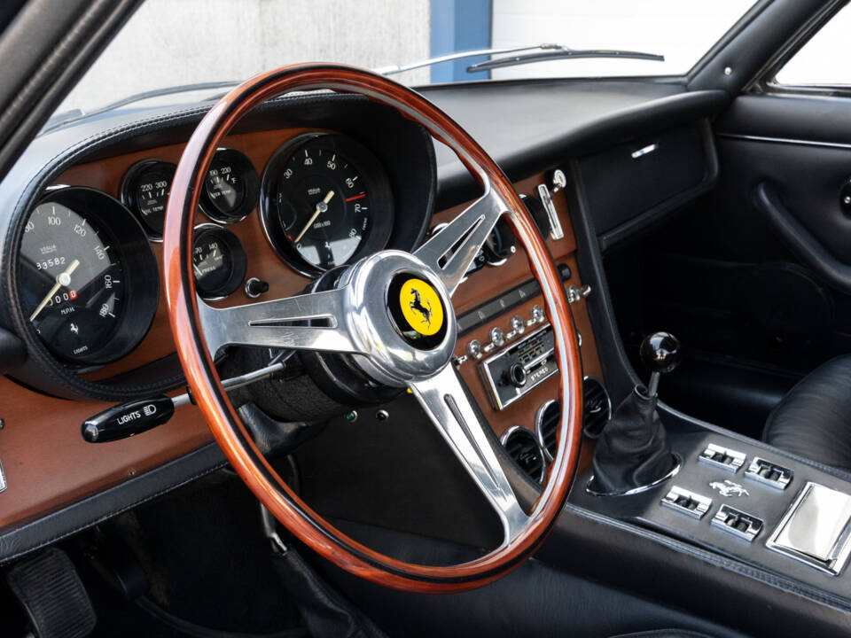 Image 27/69 of Ferrari 365 GT 2+2 (1969)