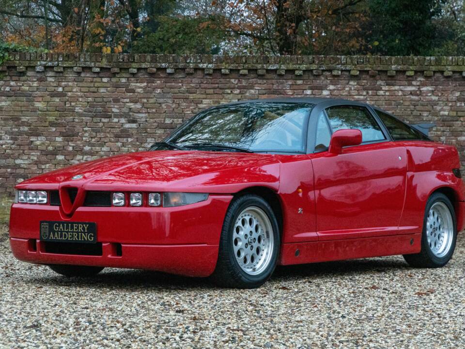 Image 18/50 of Alfa Romeo SZ (1991)