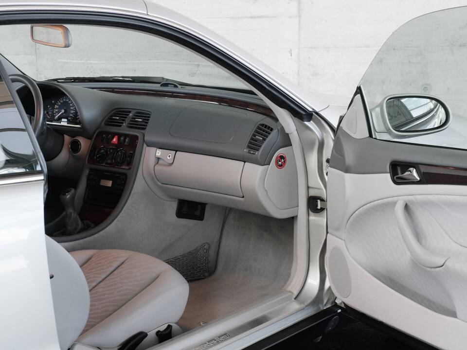 Bild 31/50 von Mercedes-Benz CLK 230 Kompressor (1999)
