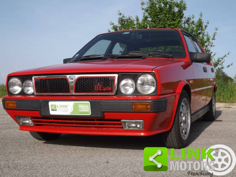 Bild 5/10 von Lancia Delta 1.6 HF (1988)