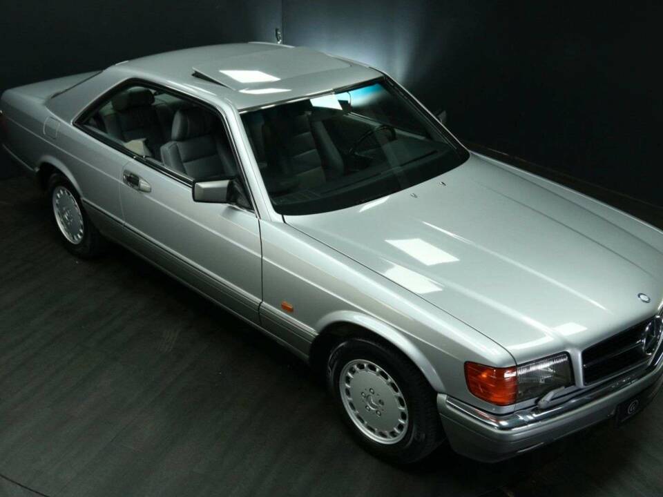 Afbeelding 46/50 van Mercedes-Benz 560 SEC (1991)
