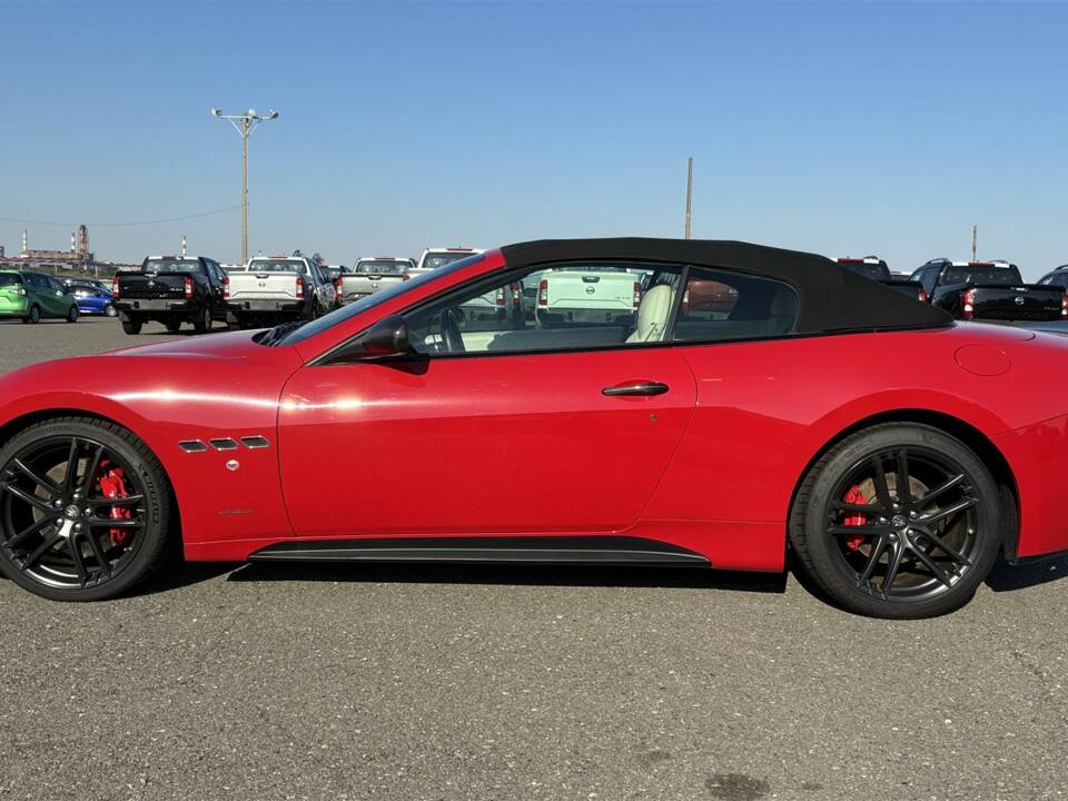 Image 7/54 of Maserati GranCabrio Sport (2015)