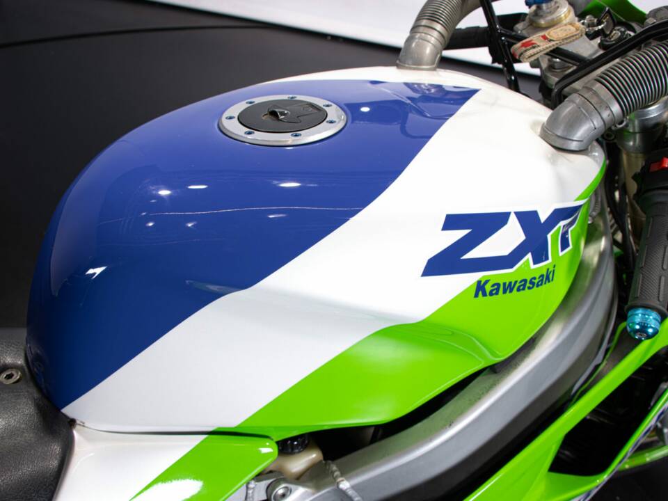 Image 36/50 of Kawasaki ZX-R 400 (1990)