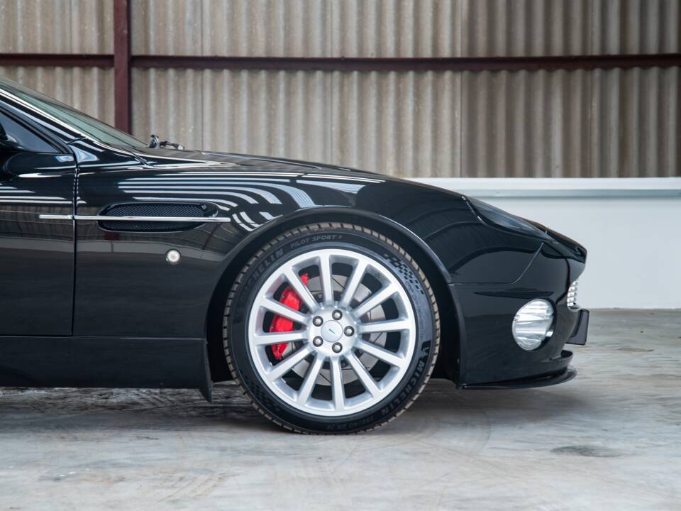 Image 42/50 de Aston Martin V12 Vanquish (2004)