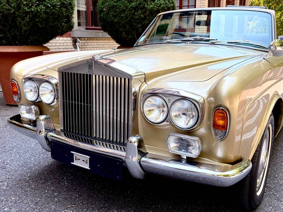 Image 5/17 of Rolls-Royce Corniche I (1976)