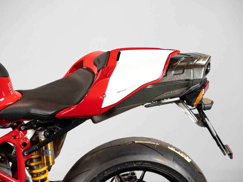 Image 26/50 of Ducati DUMMY (2004)