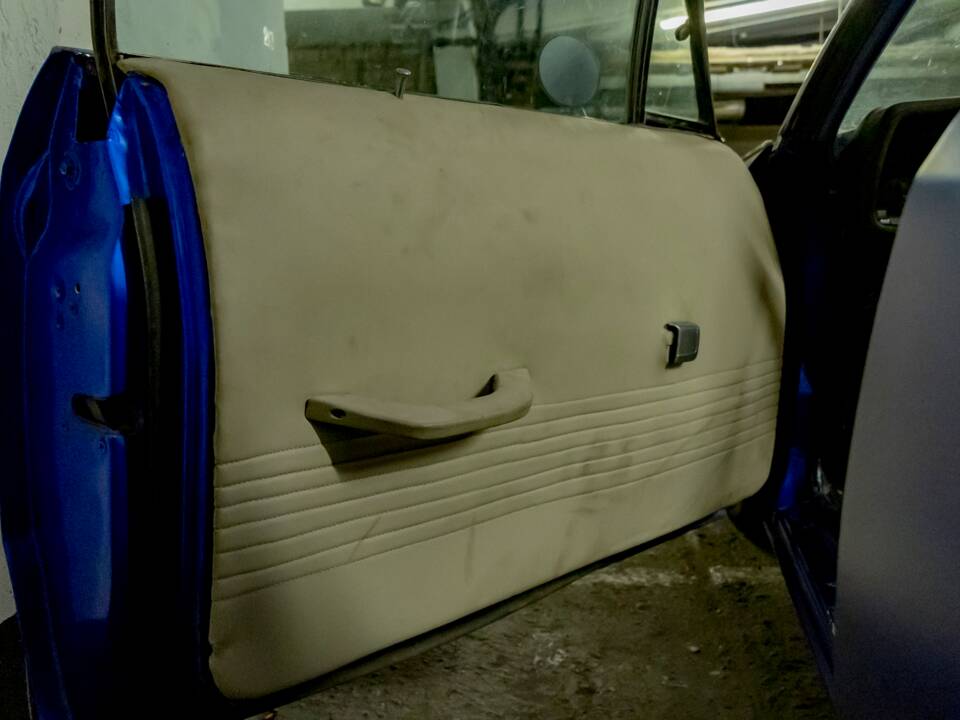 Image 35/50 of Chrysler 300 L (1970)