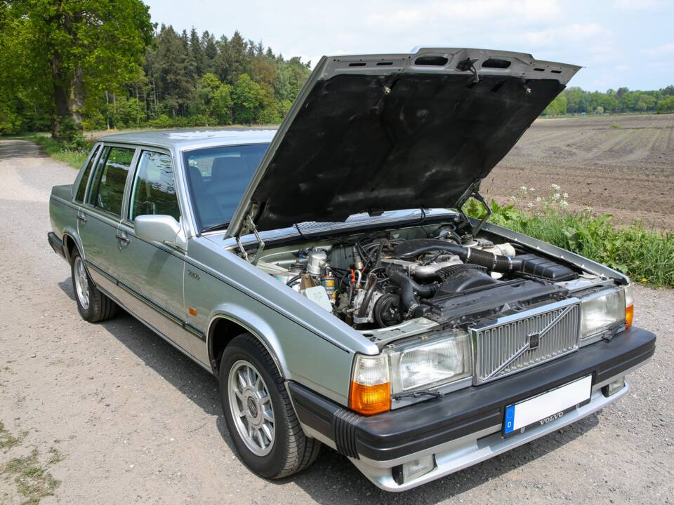 Bild 6/16 von Volvo 760 GLE (1986)