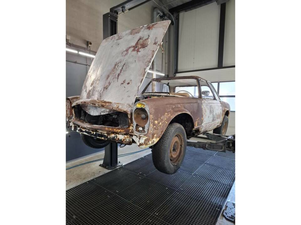 Image 46/50 de Mercedes-Benz 230 SL (1964)