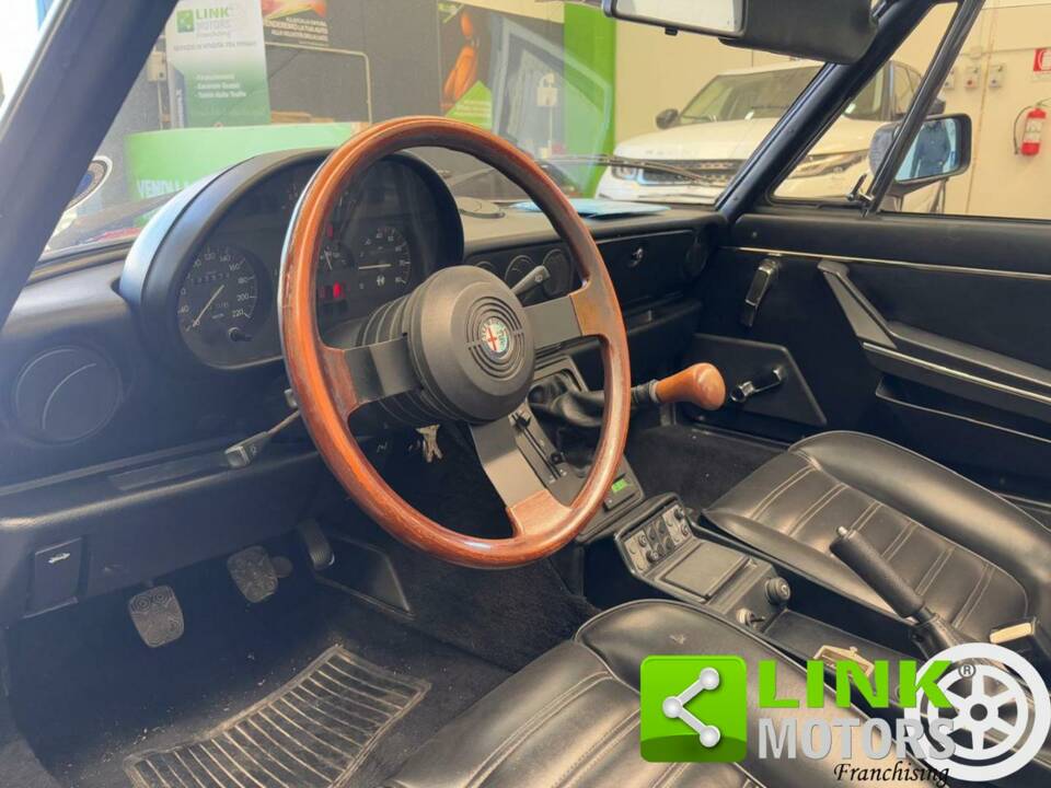 Image 9/10 de Alfa Romeo 1.6 Spider (1987)